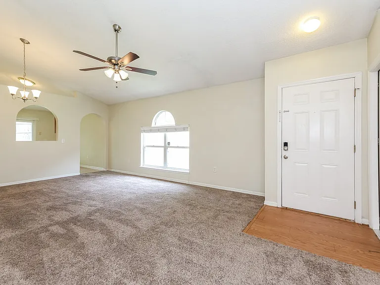 12744 Ashbrook Cir W — Photo 4
