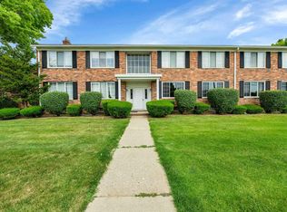 29652 Hoover Rd, Warren, MI 48093