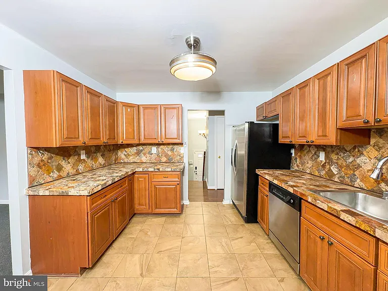 9206 Lorelei Ct — Photo 22