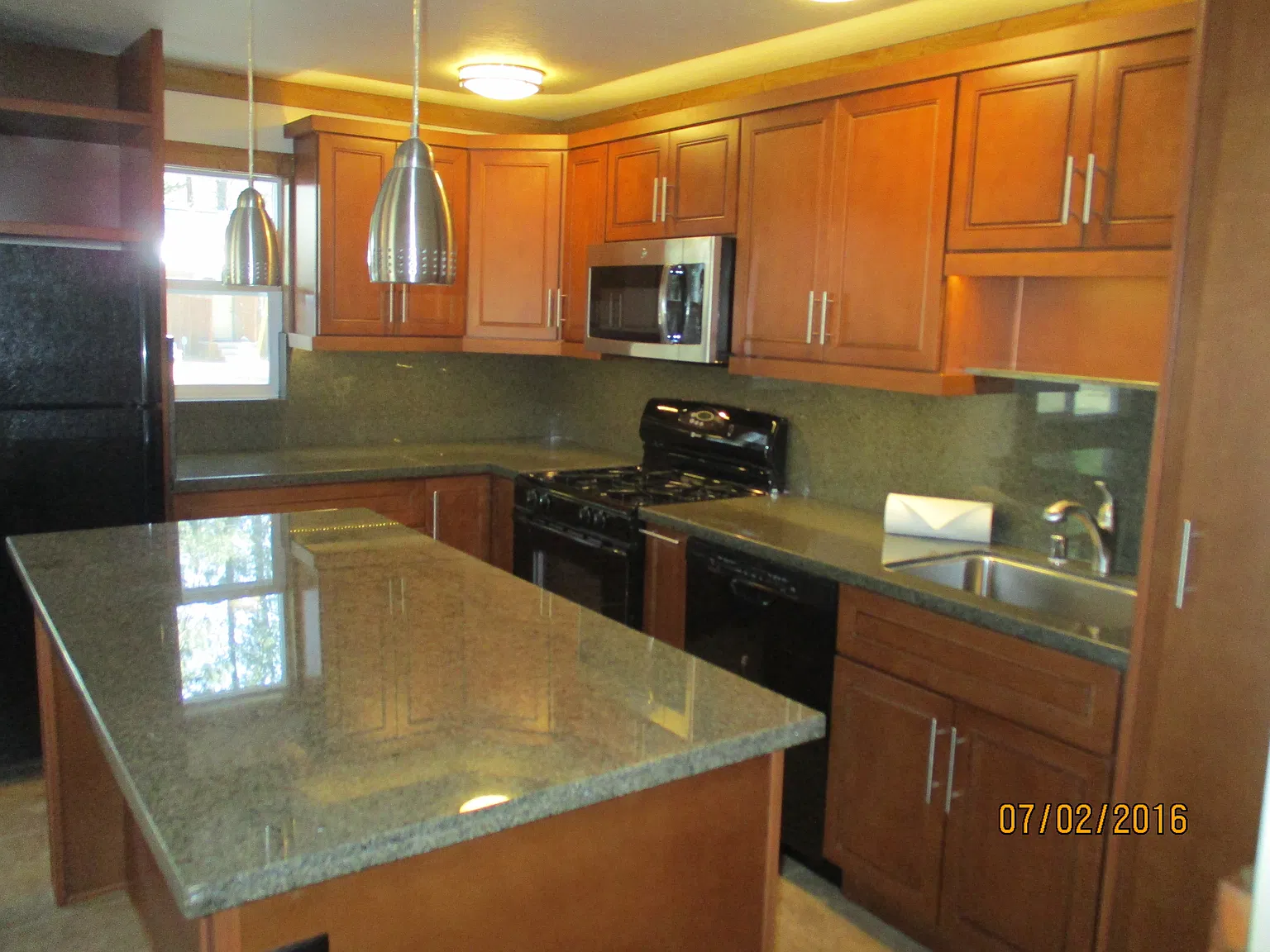 2 bed, 750 sqft, $2,125 — Photo 3
