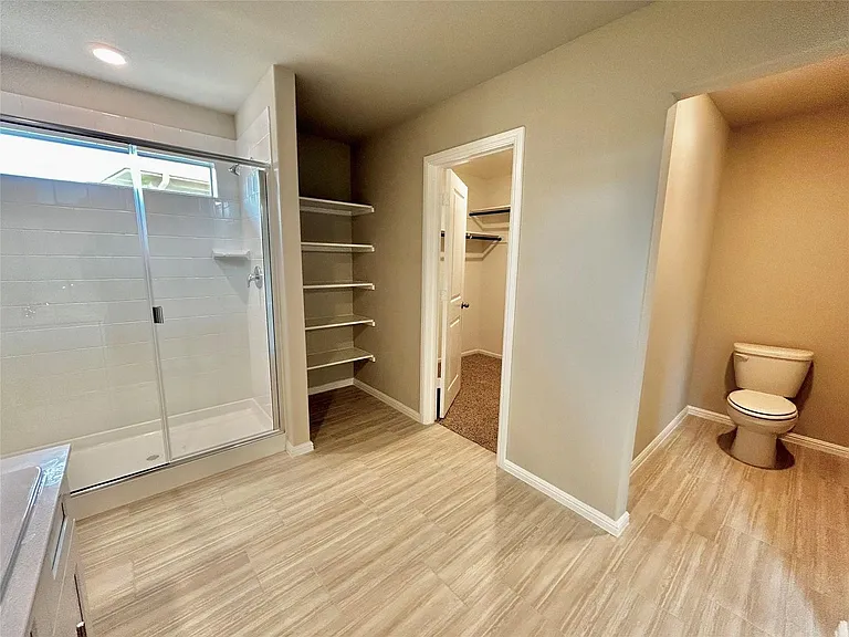 16432 Severn Ln — Photo 13