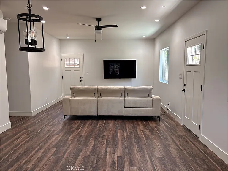 7128 McLennan Ave — Photo 4