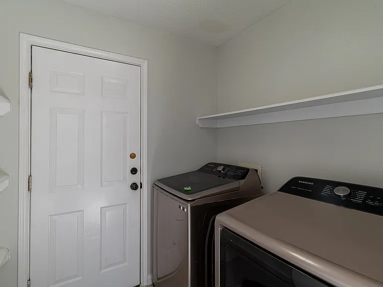 3425 Ozark Ave — Photo 15