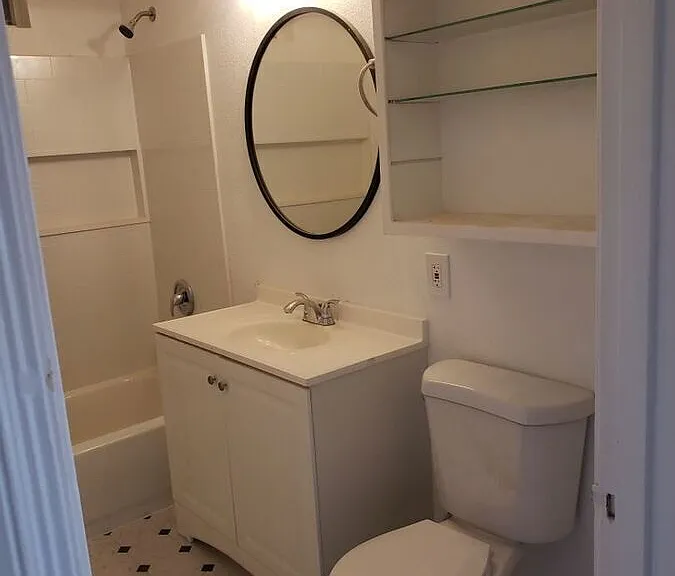 555 W Whittier Ave — Photo 33