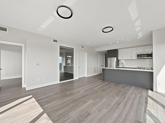 2nd image of 2525 Bathurst St #1202