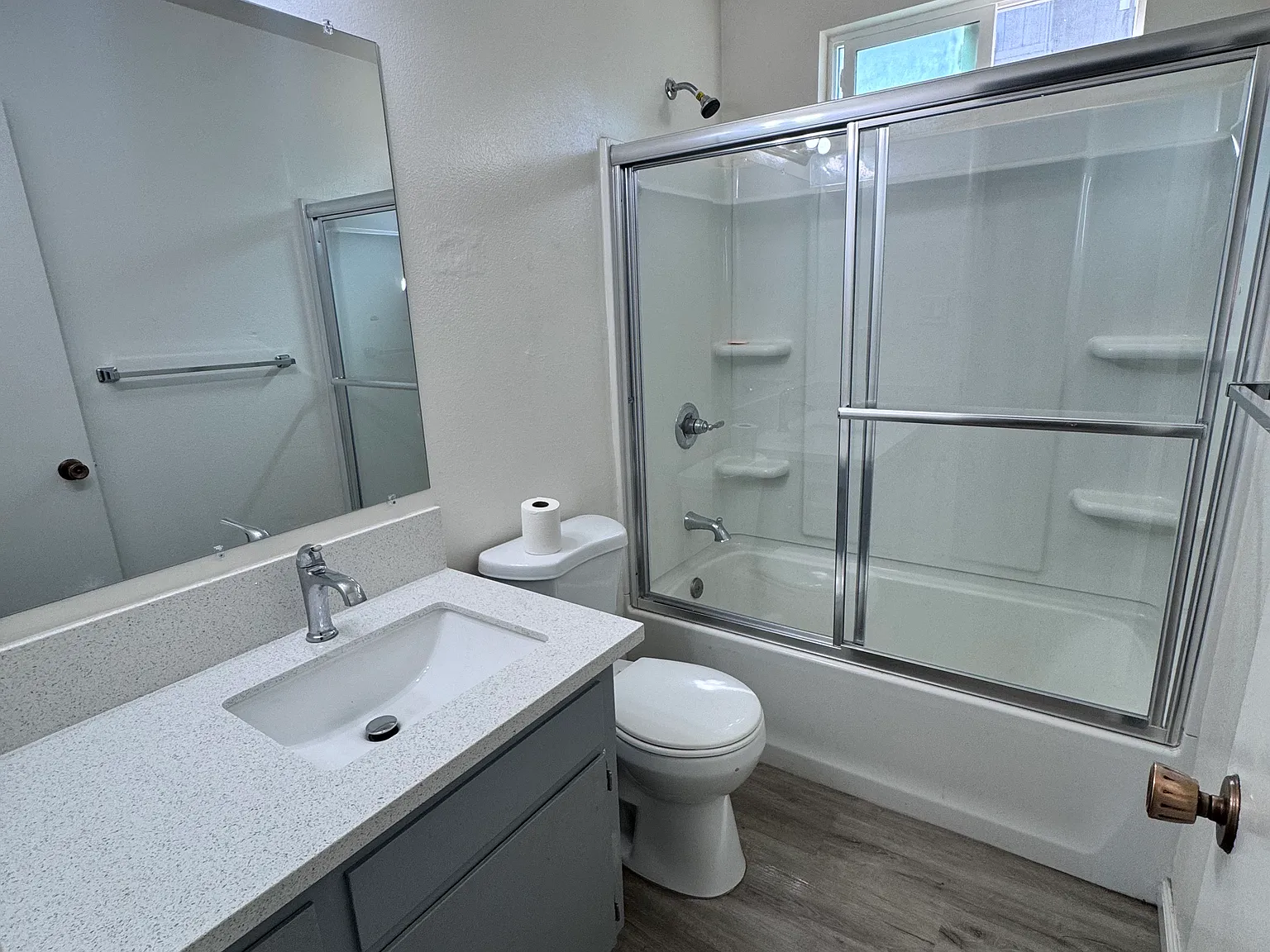 2 bed, 700 sqft, $1,565 — Photo 4
