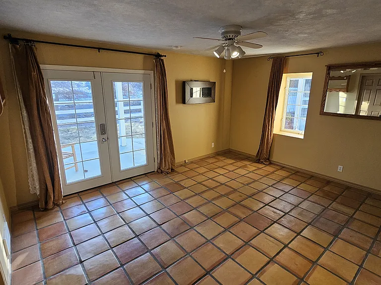 Large downstairs Master Suite