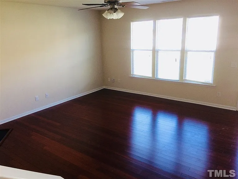 709 Garden Square Ln — Photo 6