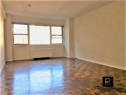 Rented by R New York | media 14