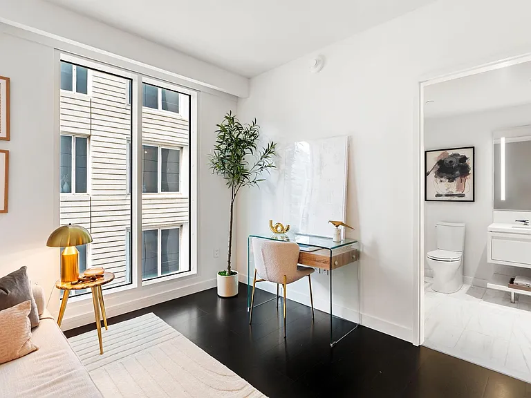 150 Seaport Blvd #C — Photo 16
