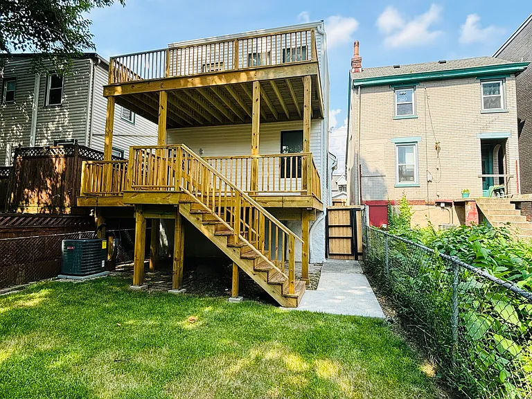 940 Monroe St — Photo 33