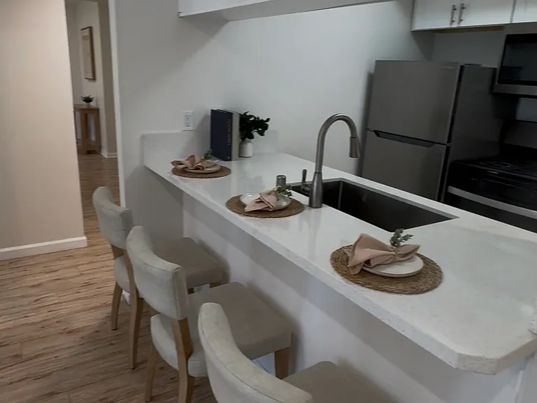The Kelton Apartments — Photo 9