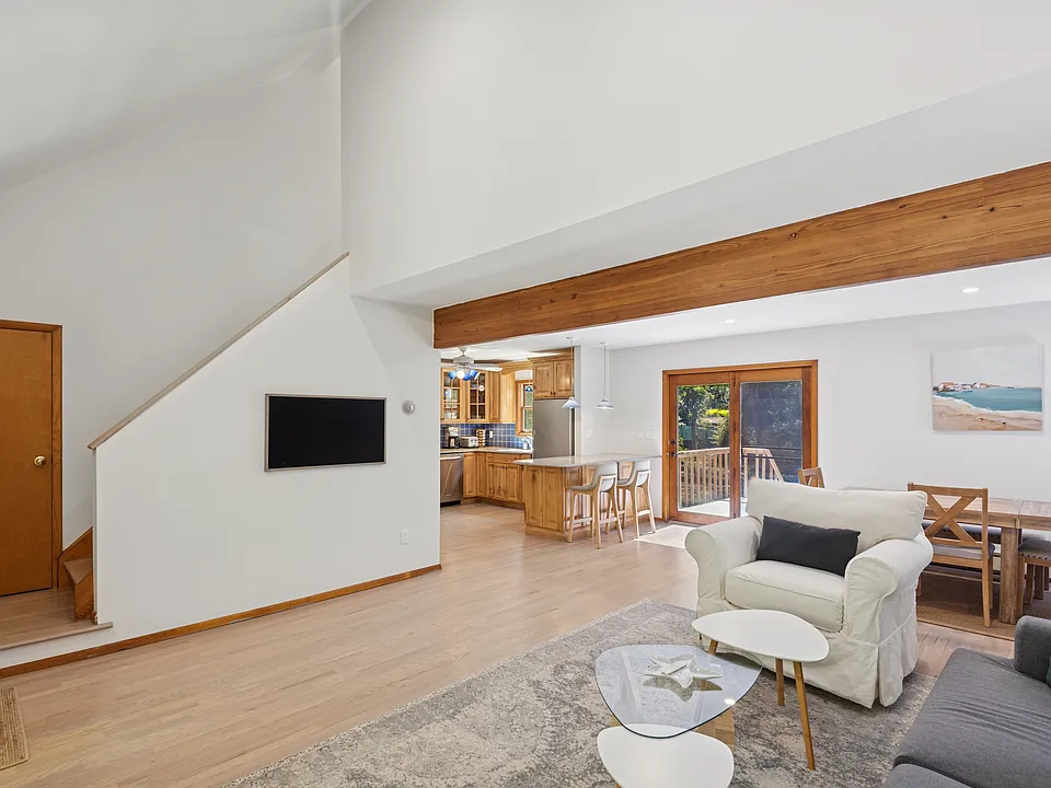 151 Kings Point Rd