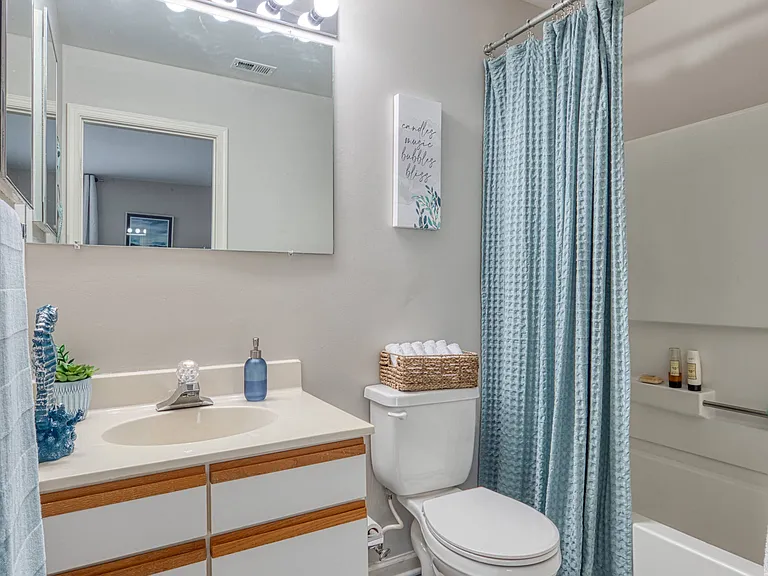 Waterman's Crossing Apartments — Photo 29