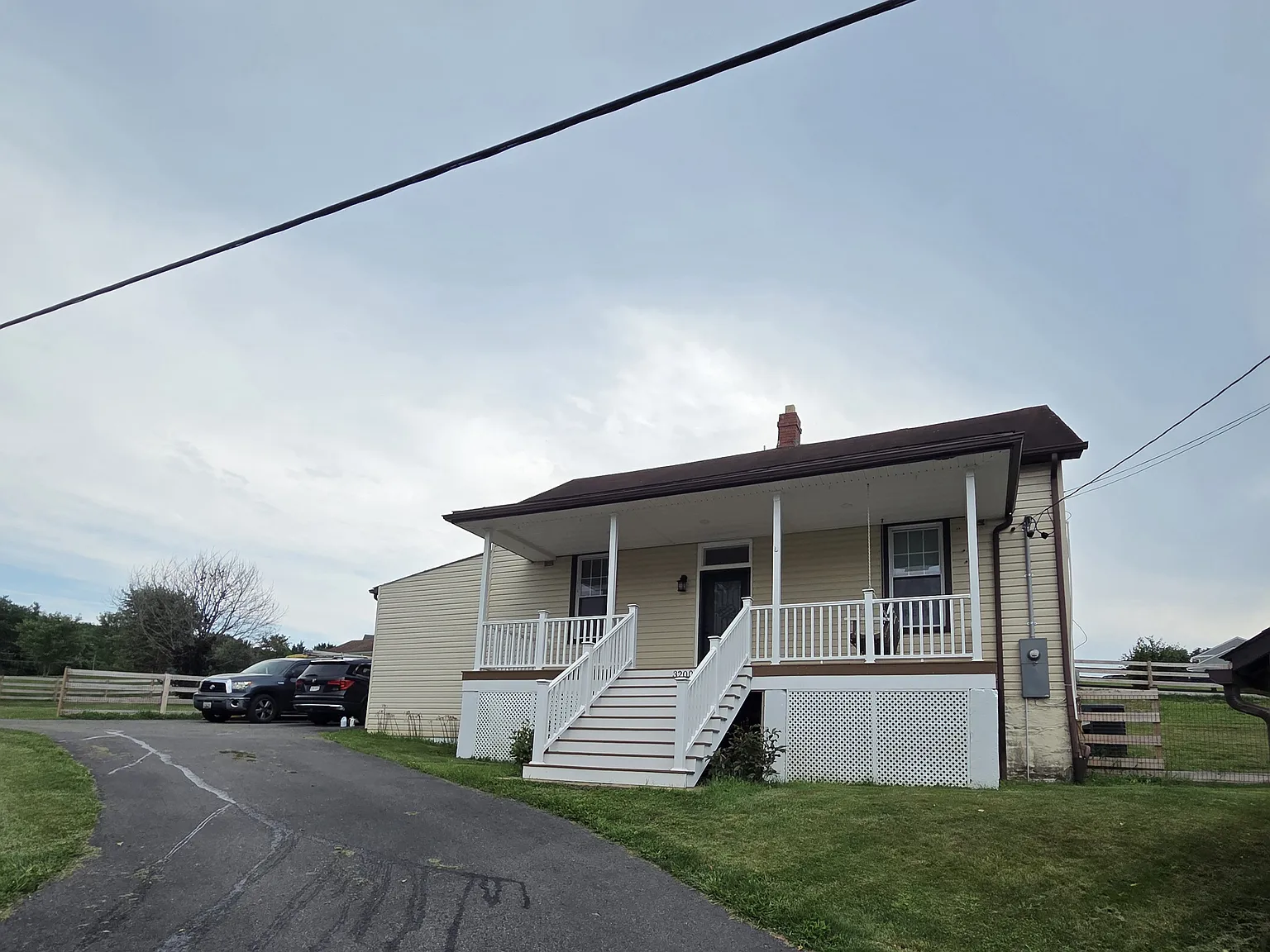 3 bed, 1392 sqft, $2,500 — Photo 2