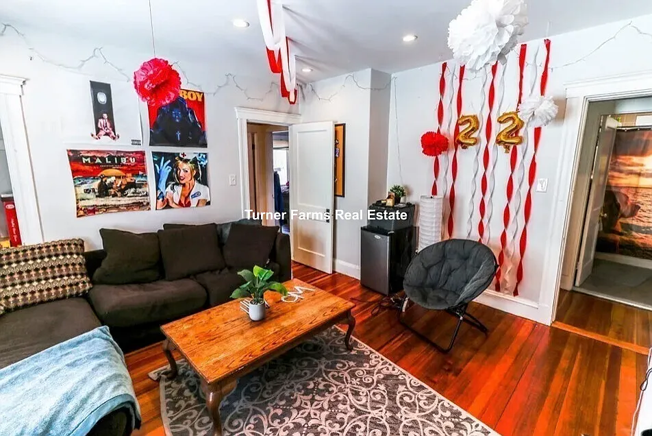 5 bed, 9999 sqft, $6,000 — Photo 3