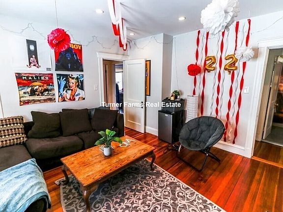 3rd image of 54 Bowdoin St #2