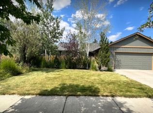 2960 NW Cabernet Ln, Bend, OR 97703
