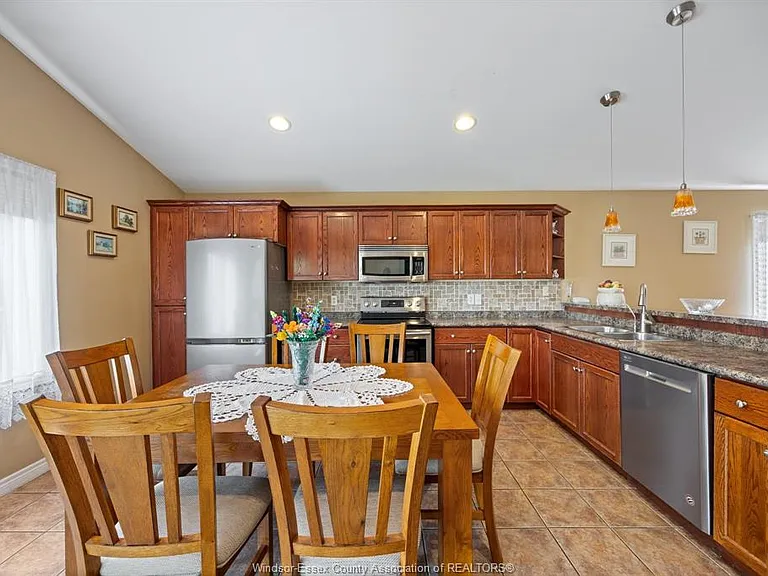 2315 Kevin St — Photo 10