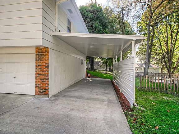 3rd image of 3625 S Stayton Ave