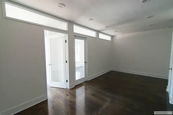 Rented by Magnum Realty Holdings, LLC | media 24