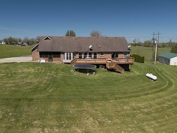 3rd image of 465 Morris Rd