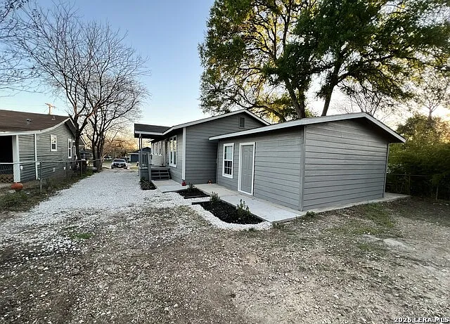 115 Plainview Dr — Photo 3