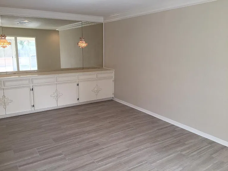 724 Whispering Oaks Dr — Photo 13