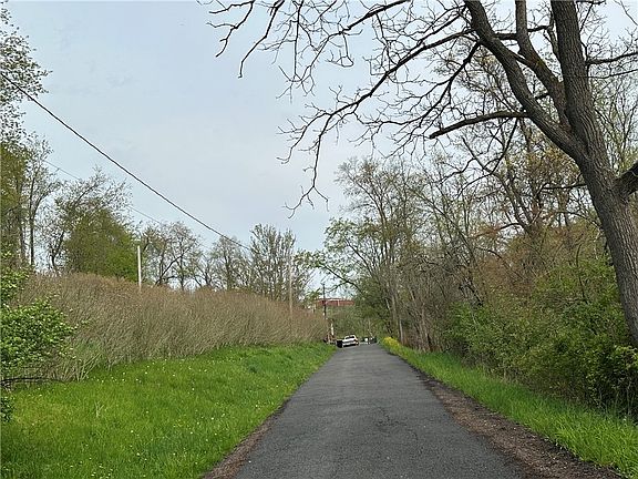 2nd image of 45 Colony Rd