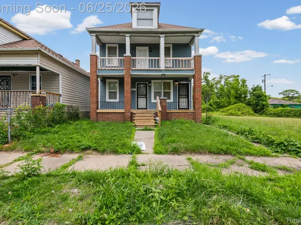 2415 Cody St, Hamtramck, MI 48212