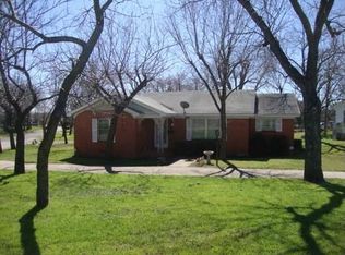 308 E Leon St, Gatesville, TX 76528