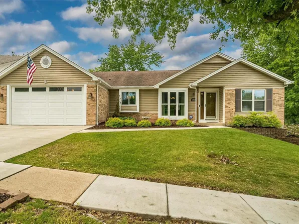 2437 Forest Leaf Pkwy, Ballwin, MO 63011
