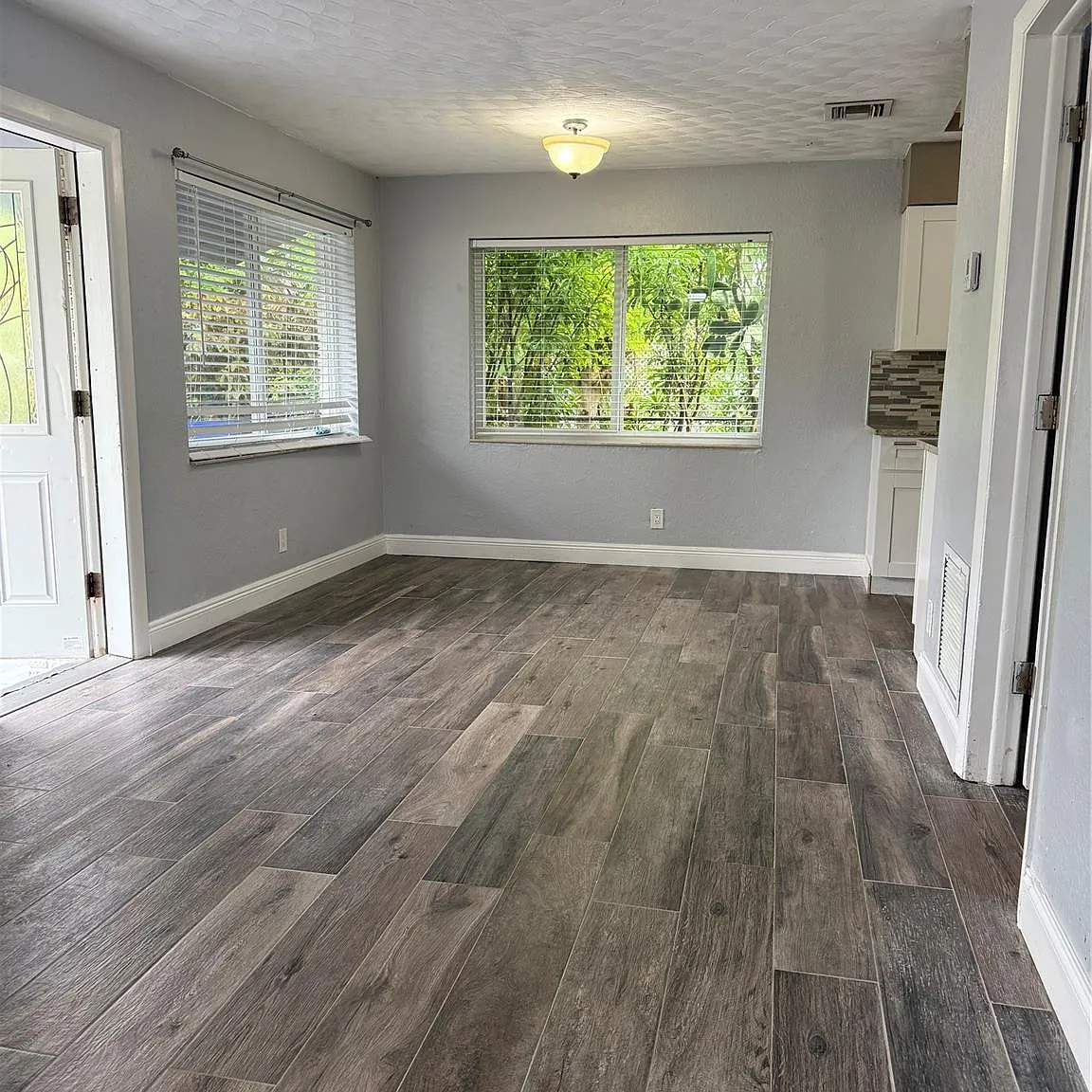 2 bed, 1.0 bath, 875 sqft, $1,900 — Photo 4