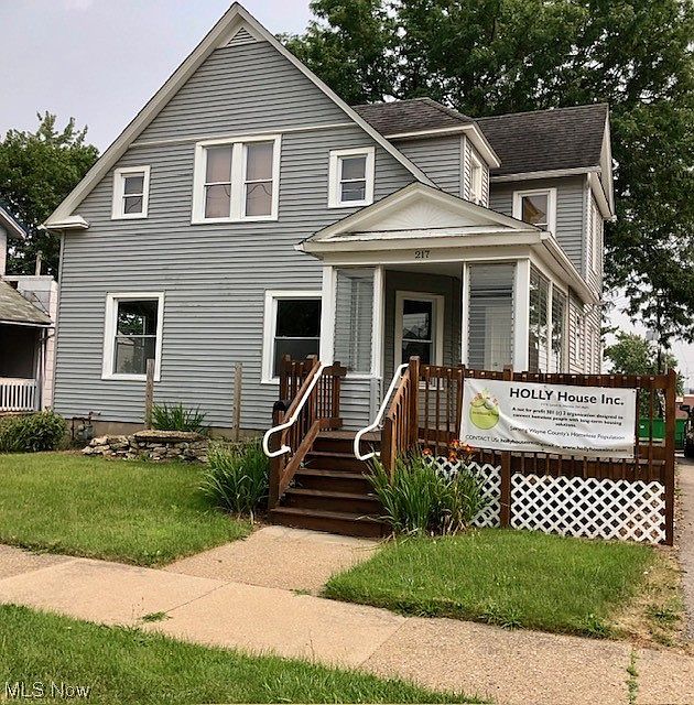 1st image of 217 E Larwill St