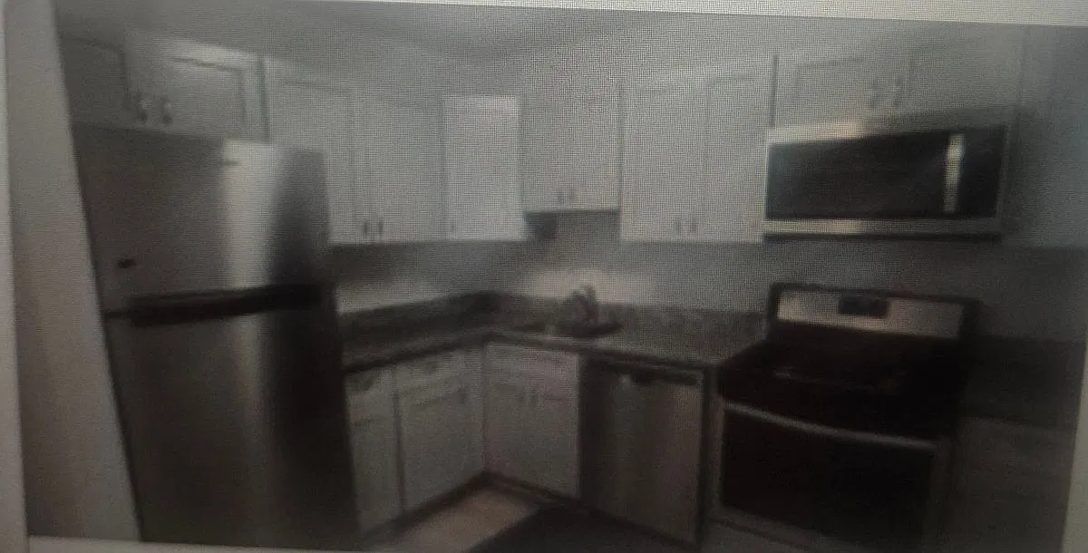 3 bed, 2.0 bath, 924 sqft, $2,300 — Photo 1
