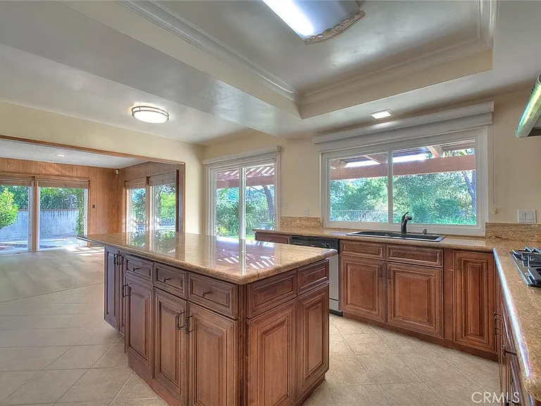 16612 Park Lane Cir — Photo 24