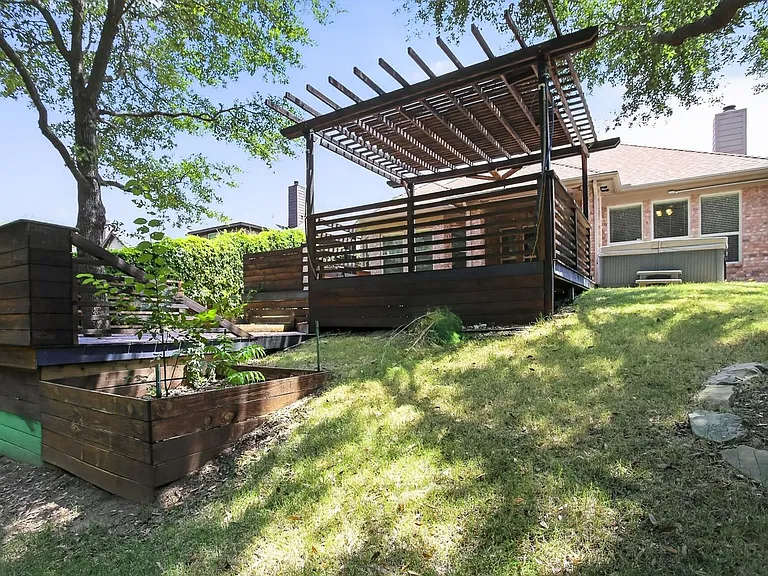 6523 Prairie Flower Trl — Photo 40