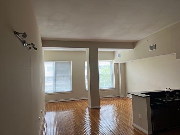3rd image of 237 Granby St Unit 36