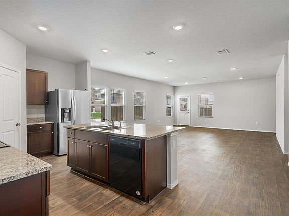 5th image of 6121 Ronee Leah Dr