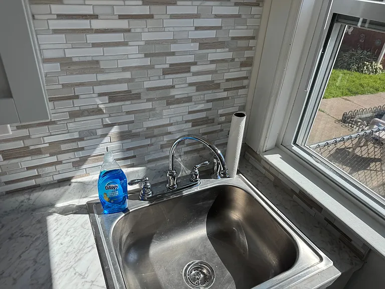 1030 Bryan St — Photo 15