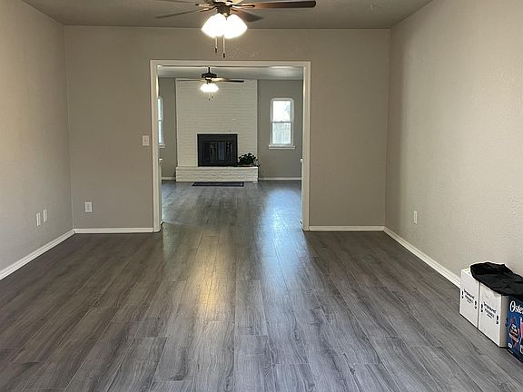 5th image of 1600 Cambridge Dr