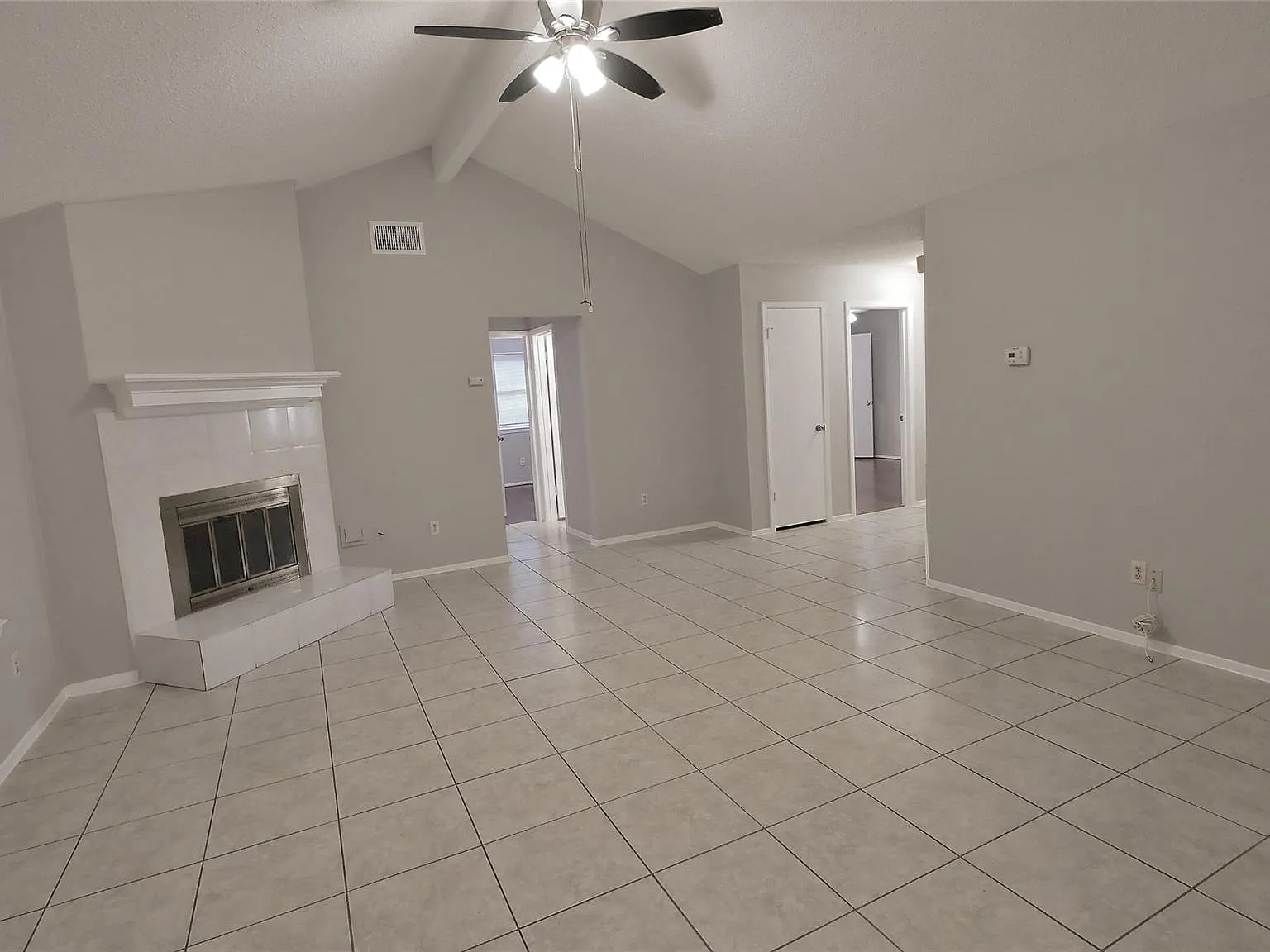 3 bed, 2.0 bath, 1245 sqft, $1,745 — Photo 3