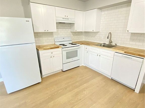 5th image of 113 Woodhouse Ln APT B