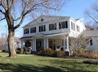 5 Strawberry Hill Rd, Danbury, CT 06811