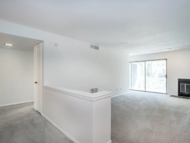46 Little Silver Ct SE #46 — Photo 3