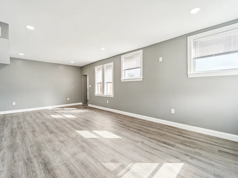 4806 Liberty Heights Ave — Photo 36