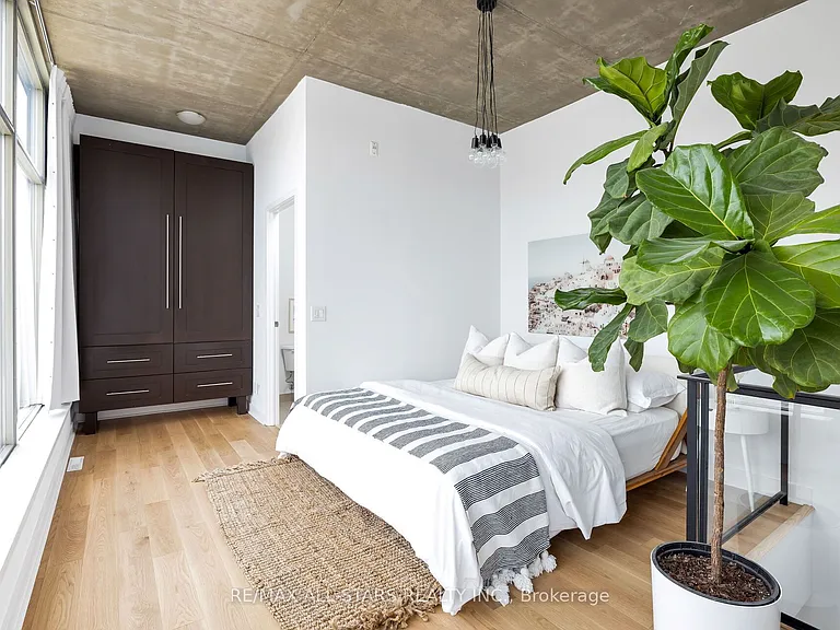 60 Bathurst St #Penthouse 1011 — Photo 21