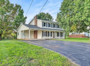 17 Knollwood Dr, Troutville, VA 24175