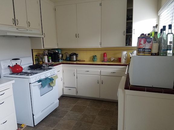 2nd image of 5051 63rd St