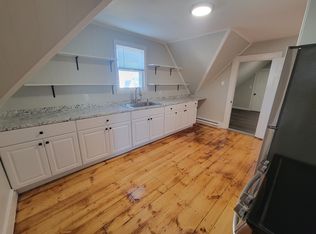 481 Lincoln St APT 4, Manchester, NH 03103